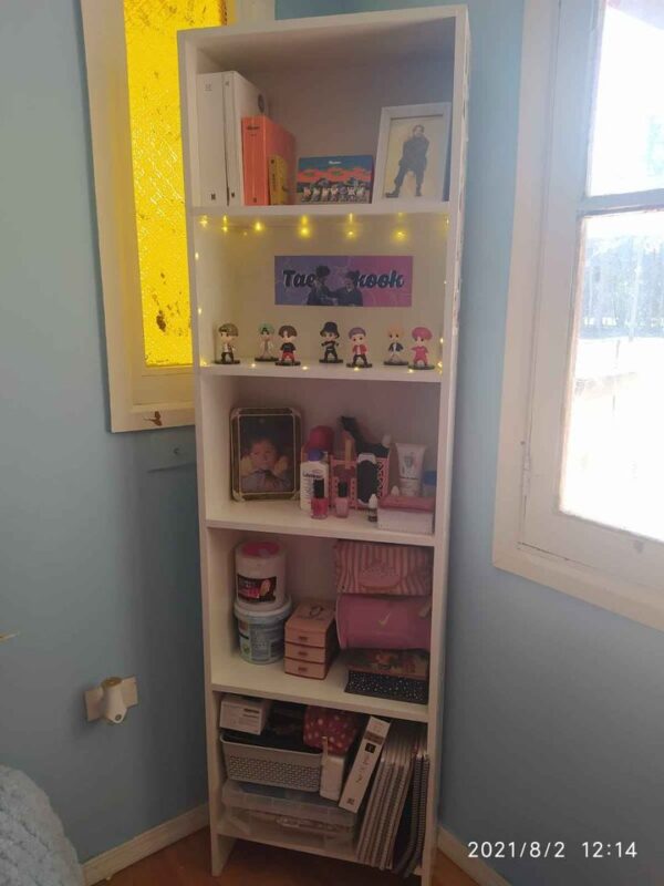 Estantería Librería Moderna Blanca – Organiza y Decora con Estilo